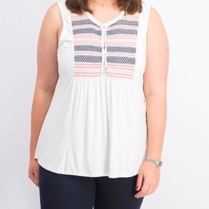 BNWT Daniel Rainn White Sleeveless Embroidery Top